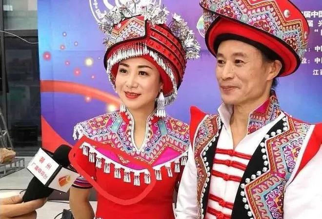 湖北长阳：詹兴军倾情打造“舞衣坊”土家民族服饰品牌放光芒